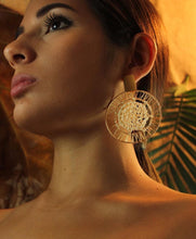 Load image into Gallery viewer, Bahareque Amaru Earrings
